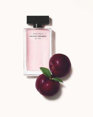 1611735393878053-FH-Musc-Noir-EDP-2020-Ingredient-visual_Plum_CMYK_23x30_300dpi